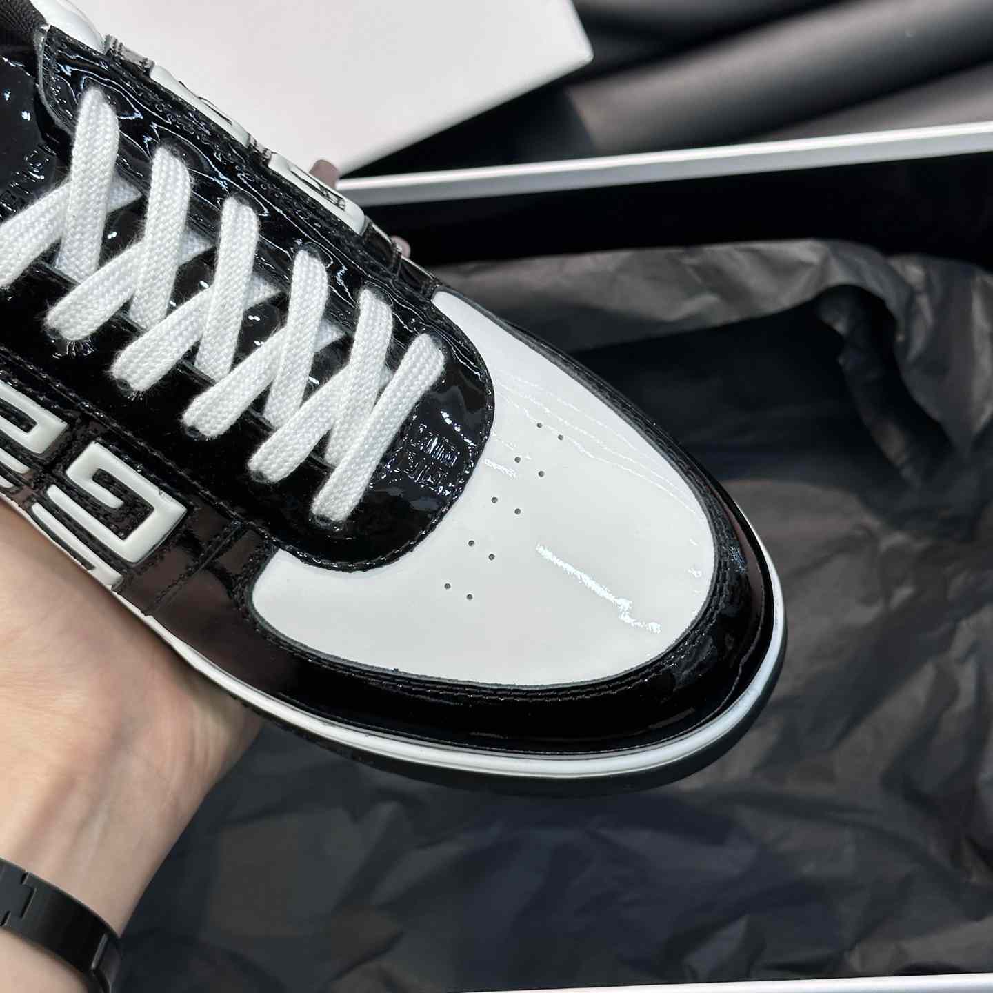 Givenchy G4 Sneakers In Patent Leather - everydesigner