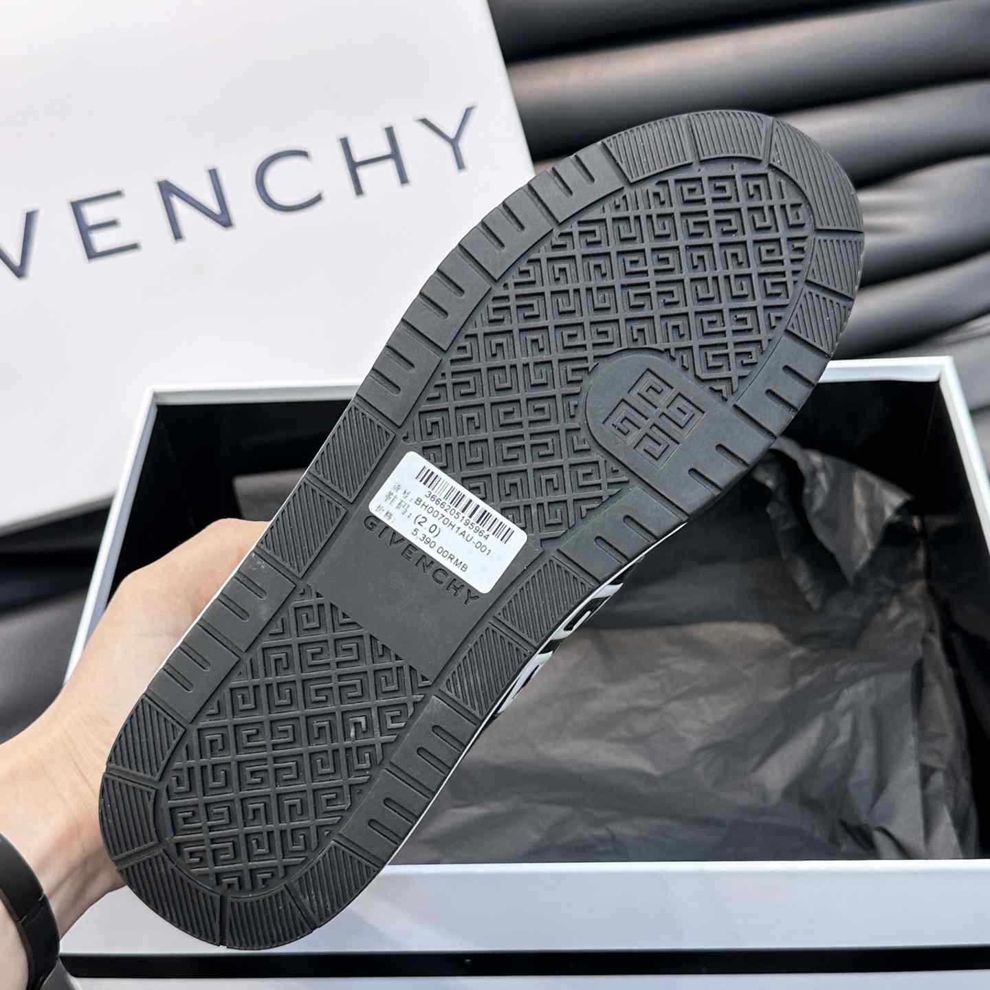 Givenchy G4 Sneakers In Patent Leather - everydesigner