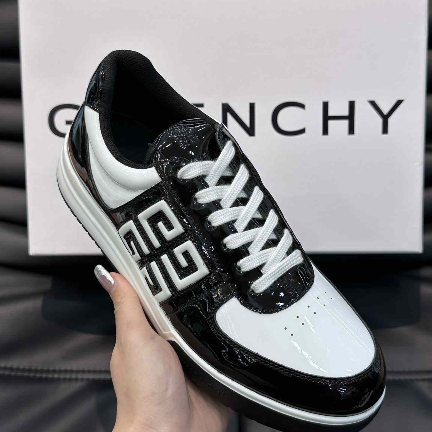 Givenchy G4 Sneakers In Patent Leather - everydesigner