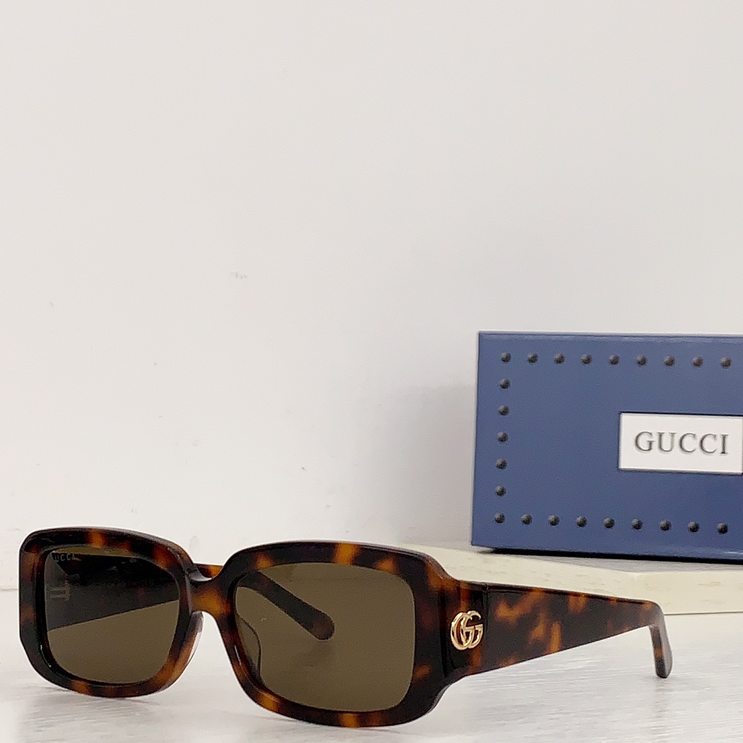 Gucci Specialized Fit Rectangular Sunglasse - everydesigner