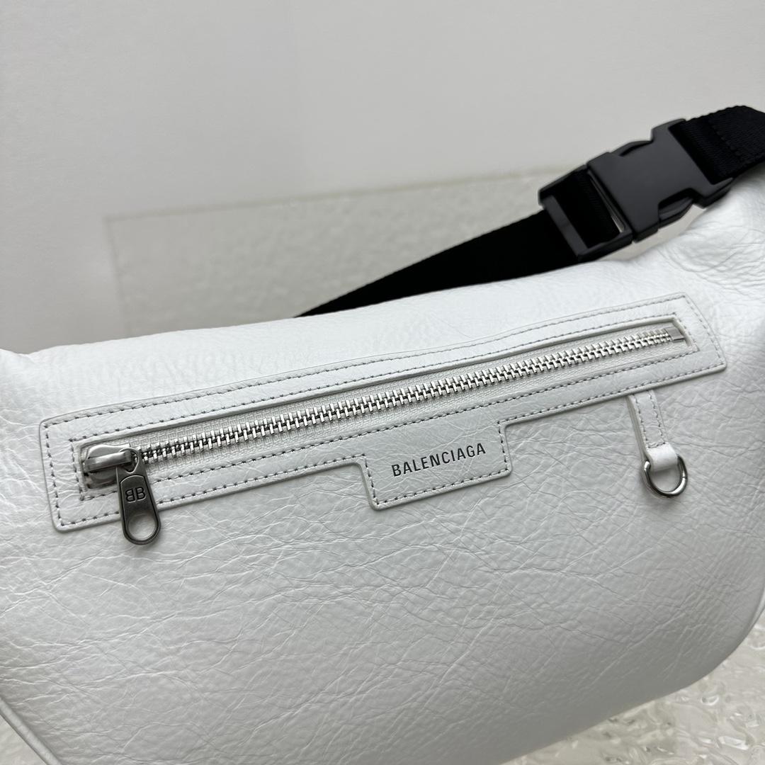 Balenciaga Superbusy Beltpack In White - everydesigner