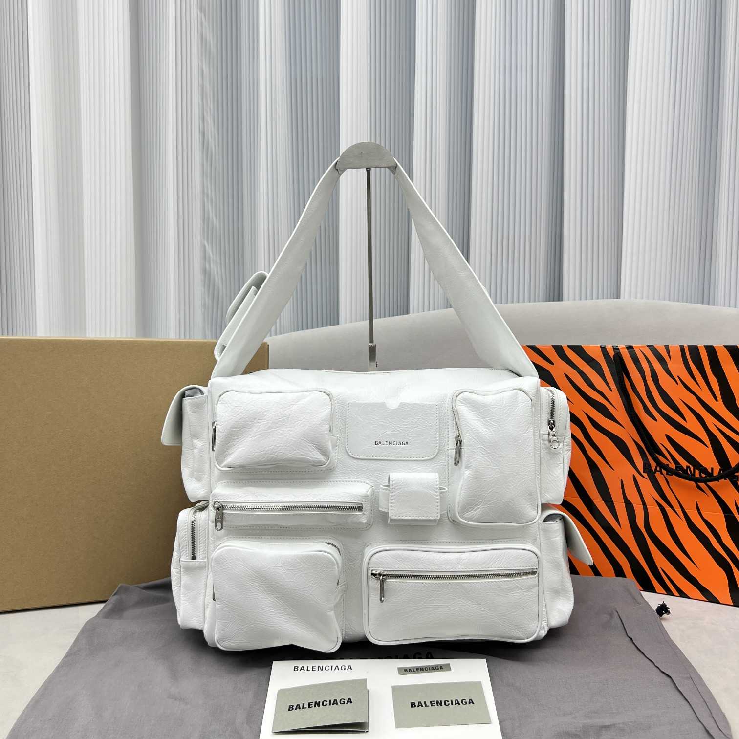 Balenciaga Superbusy Large Sling Bag In White - everydesigner