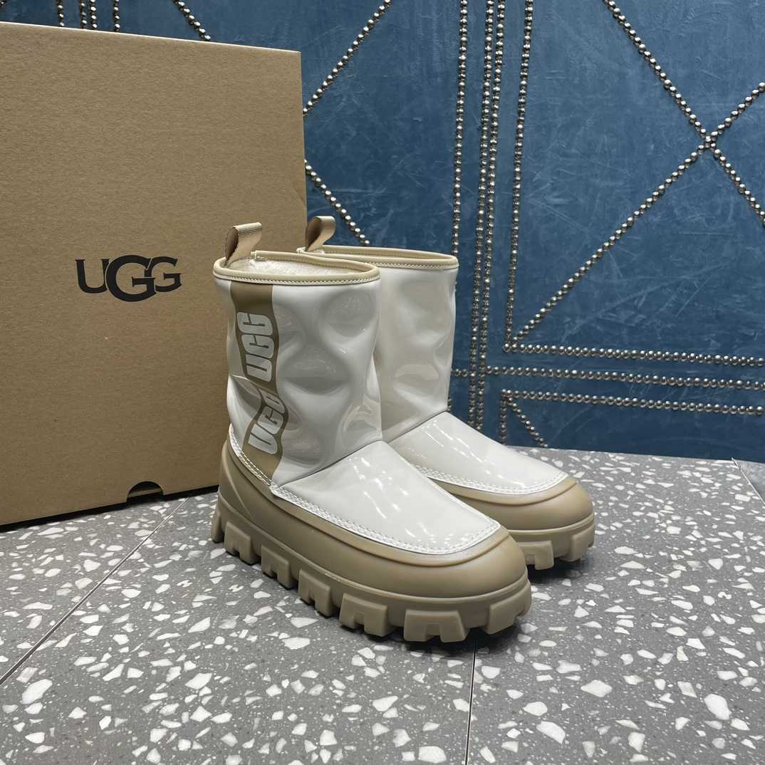 Ugg Classic Brellah Logo-print Boots - everydesigner