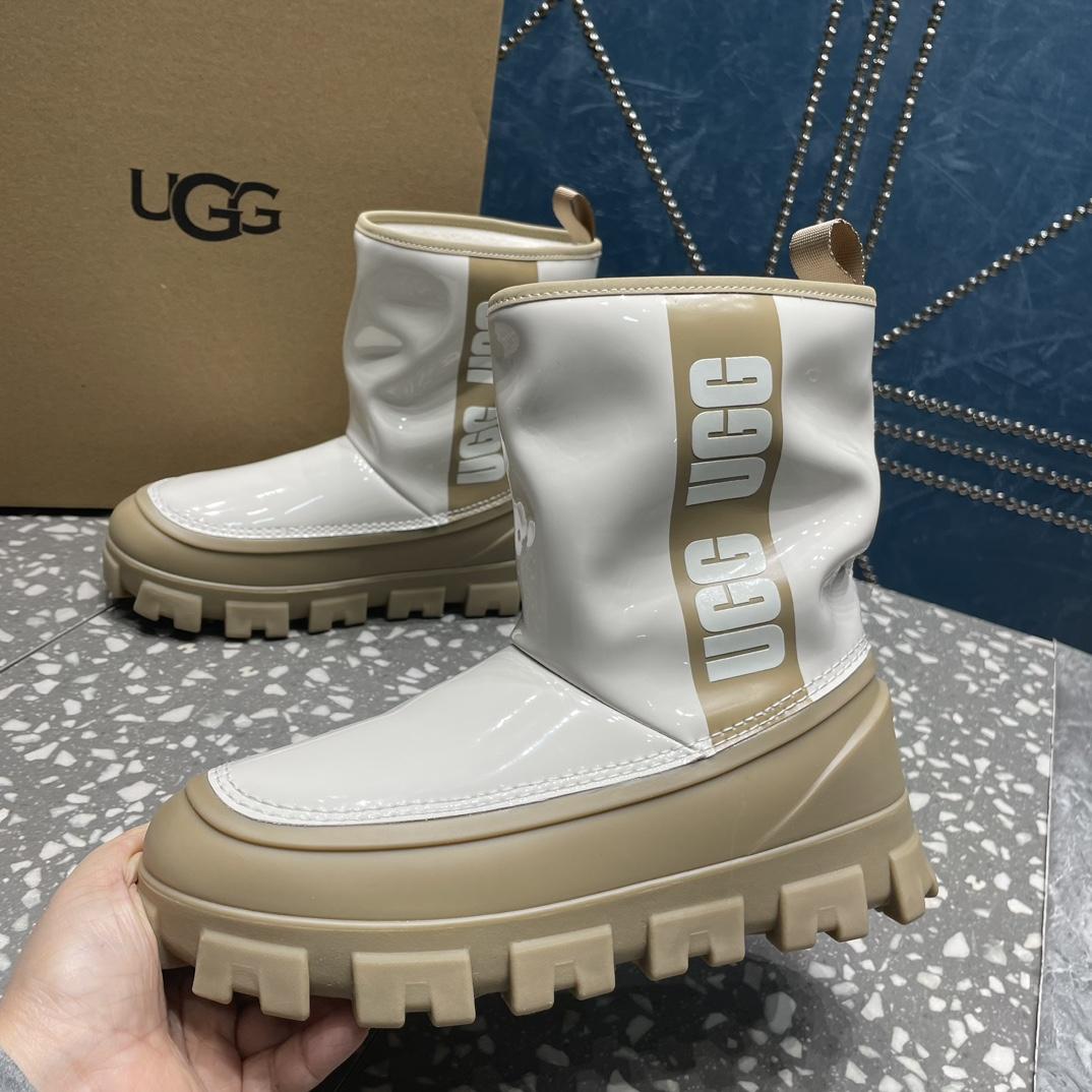 Ugg Classic Brellah Logo-print Boots - everydesigner