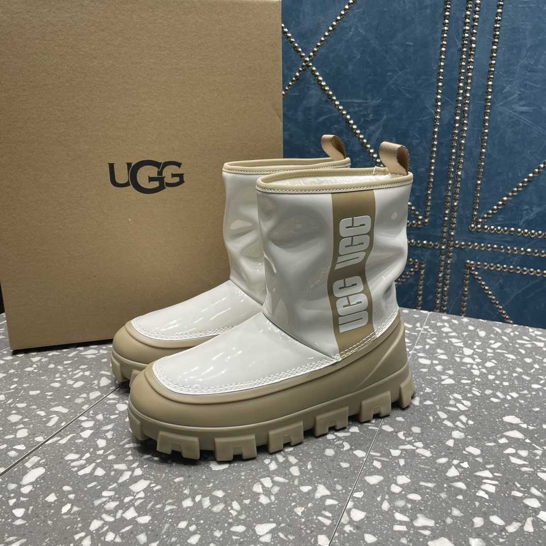 Ugg Classic Brellah Logo-print Boots - everydesigner