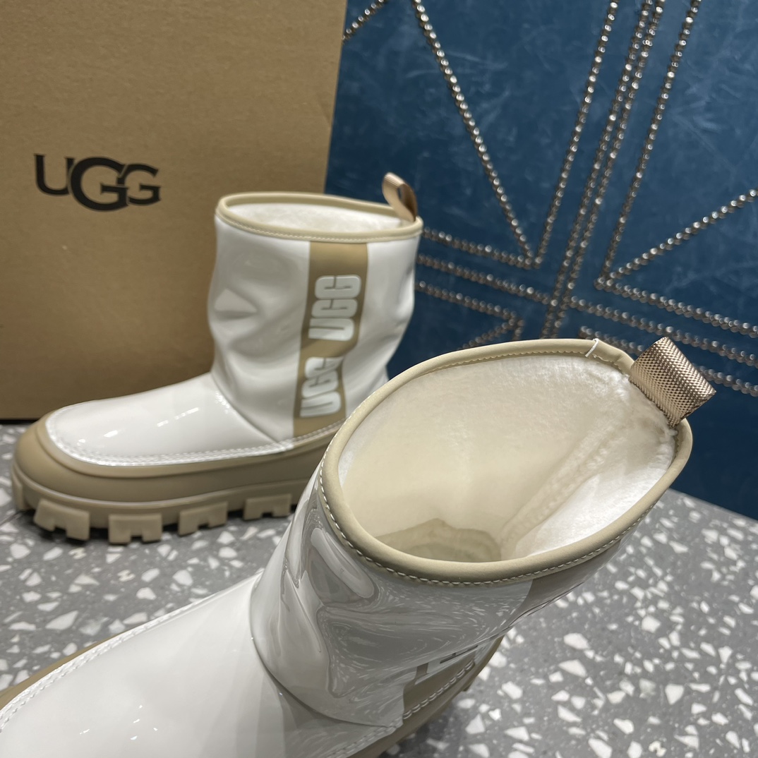 Ugg Classic Brellah Logo-print Boots - everydesigner