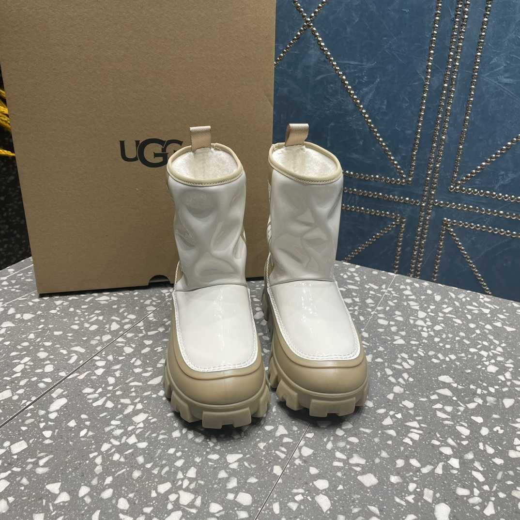 Ugg Classic Brellah Logo-print Boots - everydesigner