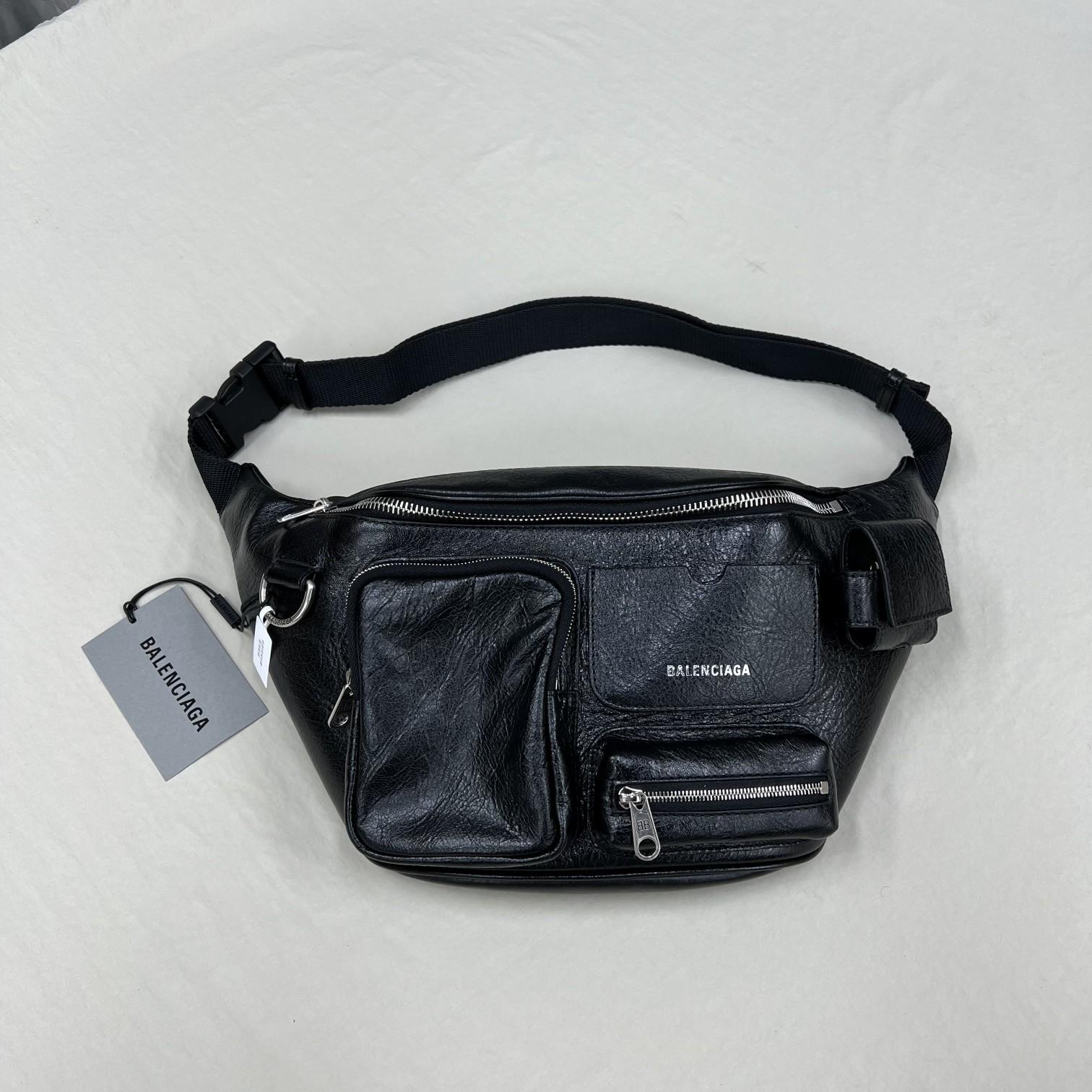 Balenciaga Superbusy Beltpack In Black - everydesigner