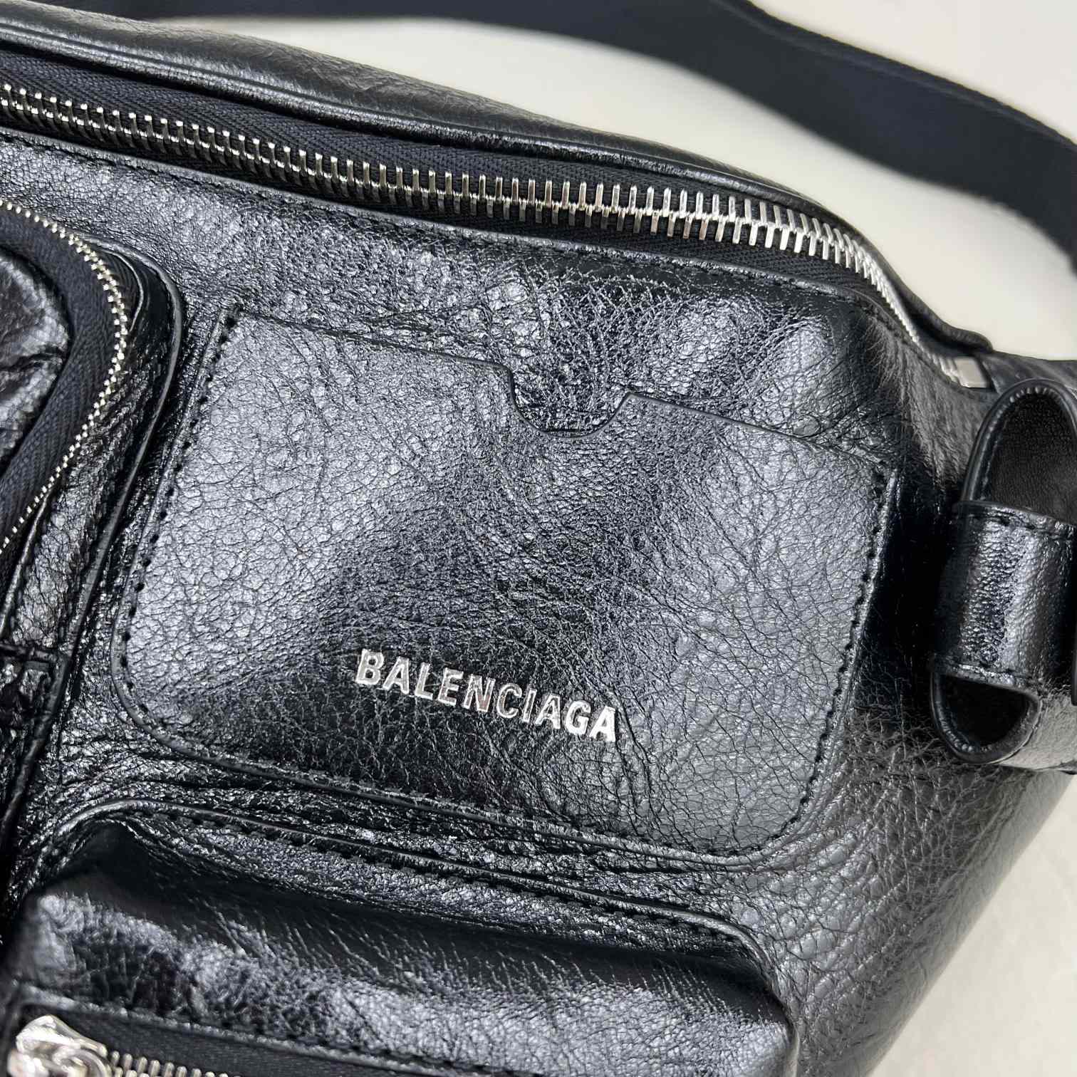 Balenciaga Superbusy Beltpack In Black - everydesigner