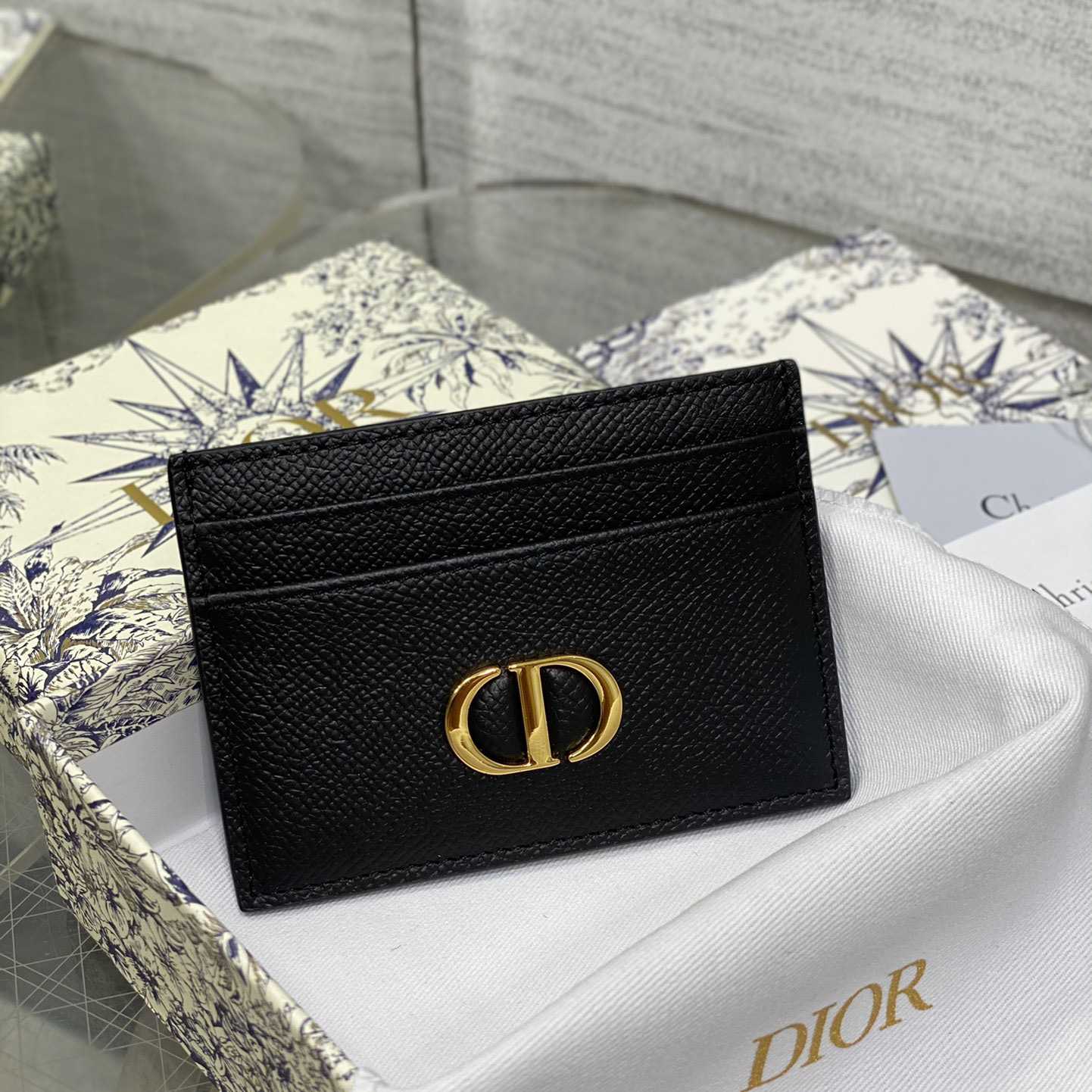 Dior 30 Montaigne Five-Slot Card Holder - everydesigner