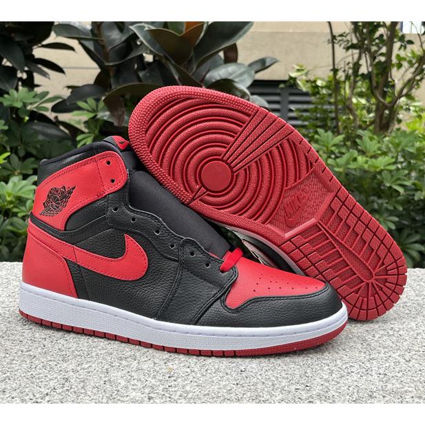 Air Jordan 1 “Banned” Sneaker      432001-001  - everydesigner