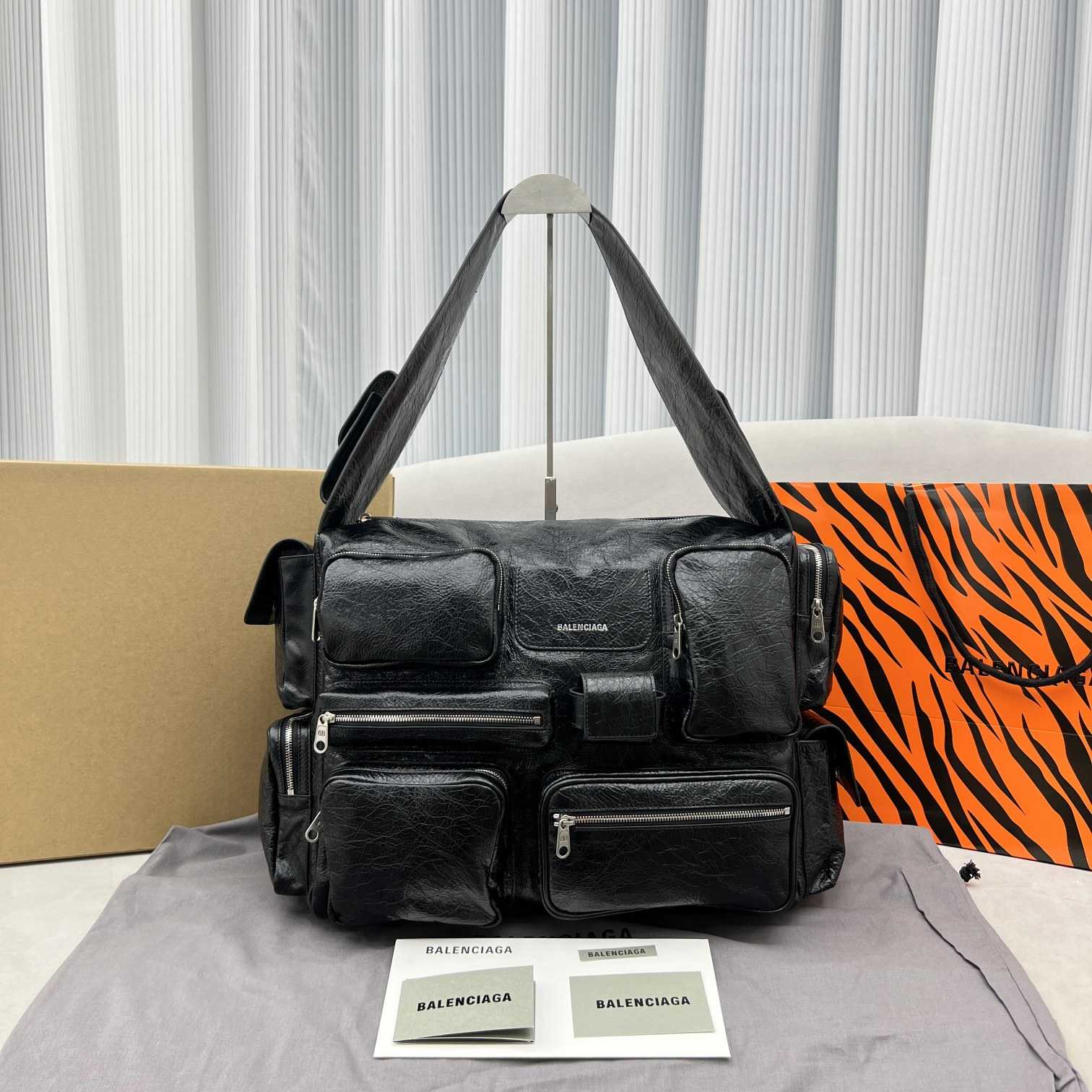 Balenciaga Superbusy Large Sling Bag In Black  - everydesigner