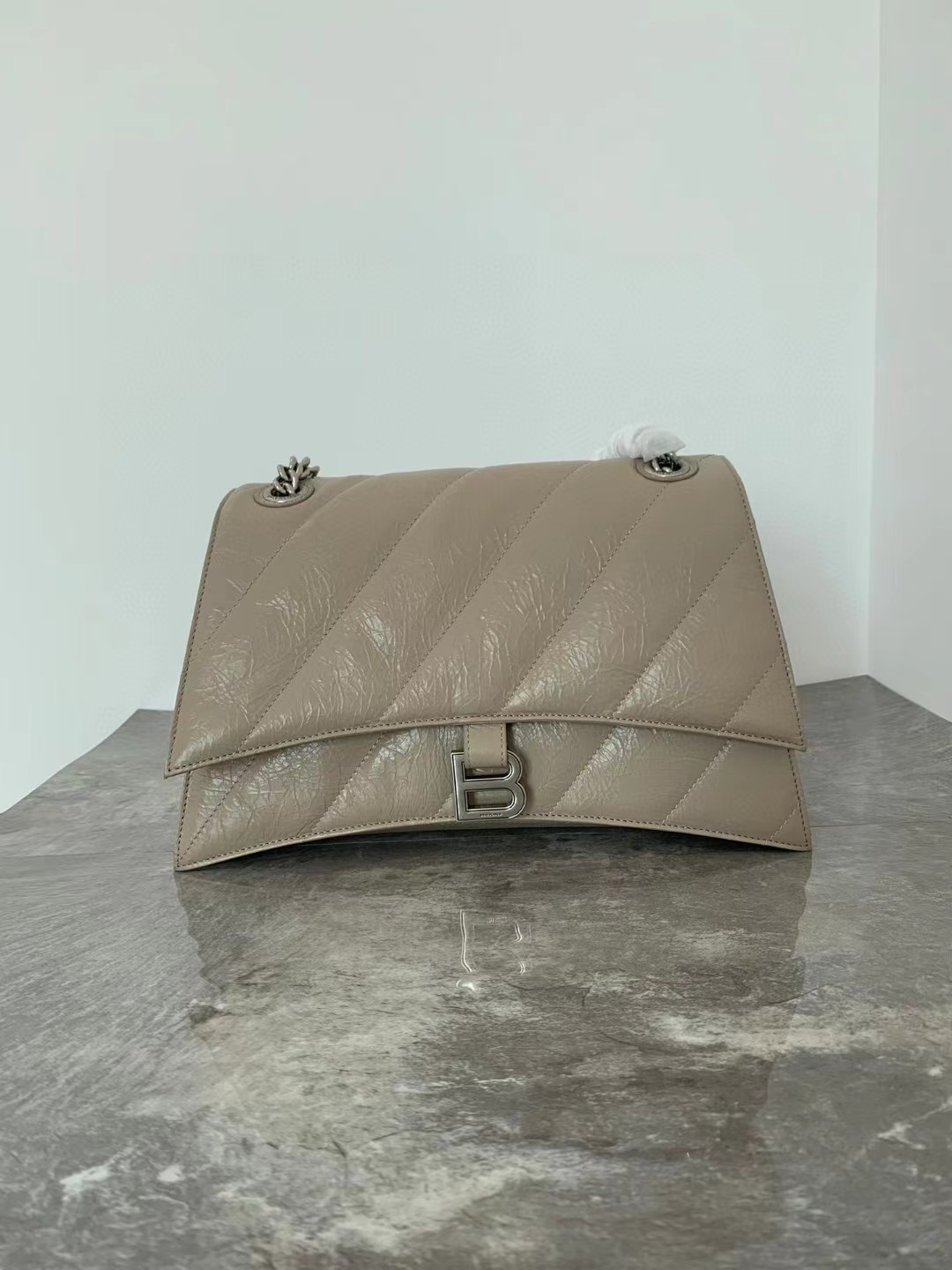 Balenciaga Shoulder Bag  (31-20-7cm) - everydesigner