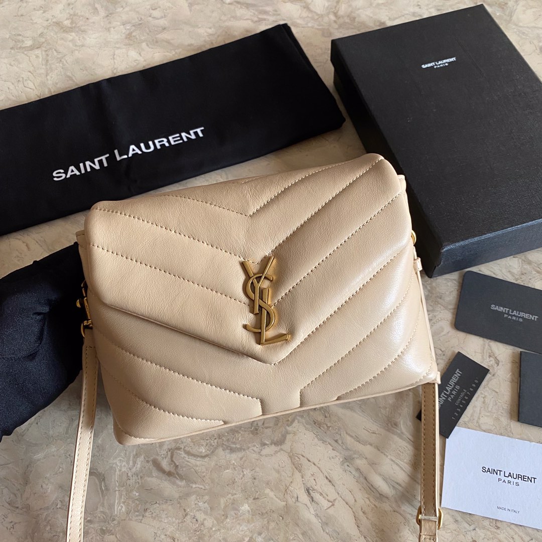 Saint Laurent Loulou Toy Strap Bag (20x7x15cm) - everydesigner