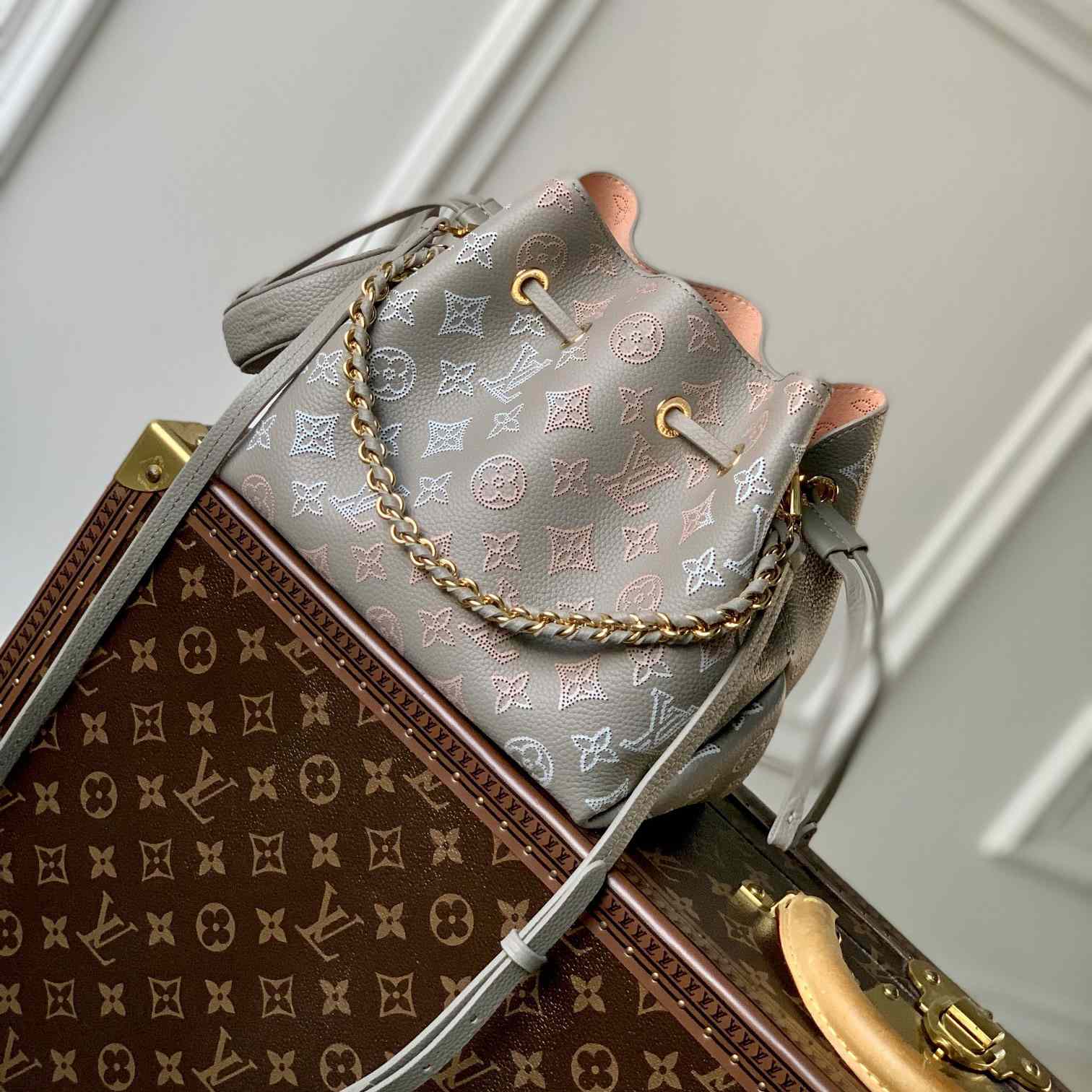 Louis Vuitton Bella (19×22×14cm)  M23388 - everydesigner