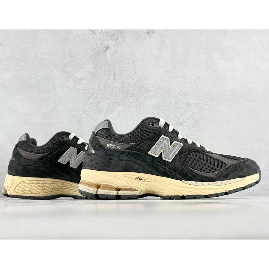 New Balance 2002R Sneakers    ML2002RHO - everydesigner