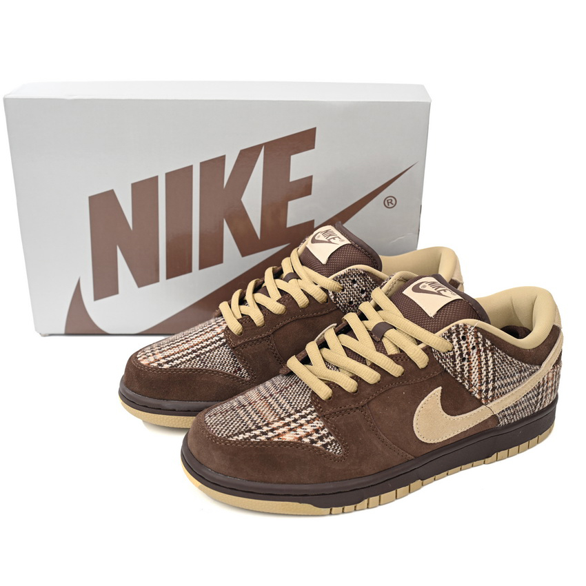 Nike SB Dunk Low Tweed Sneakers      304292-223 - everydesigner