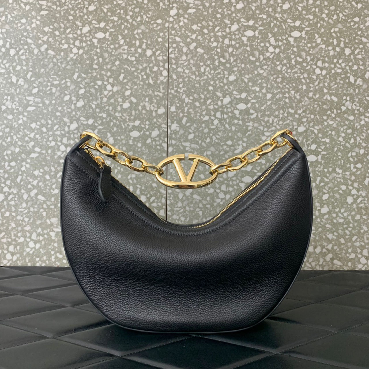 Valenti Small VLogo Moon Hobo Bag In Leather With Chain  - everydesigner