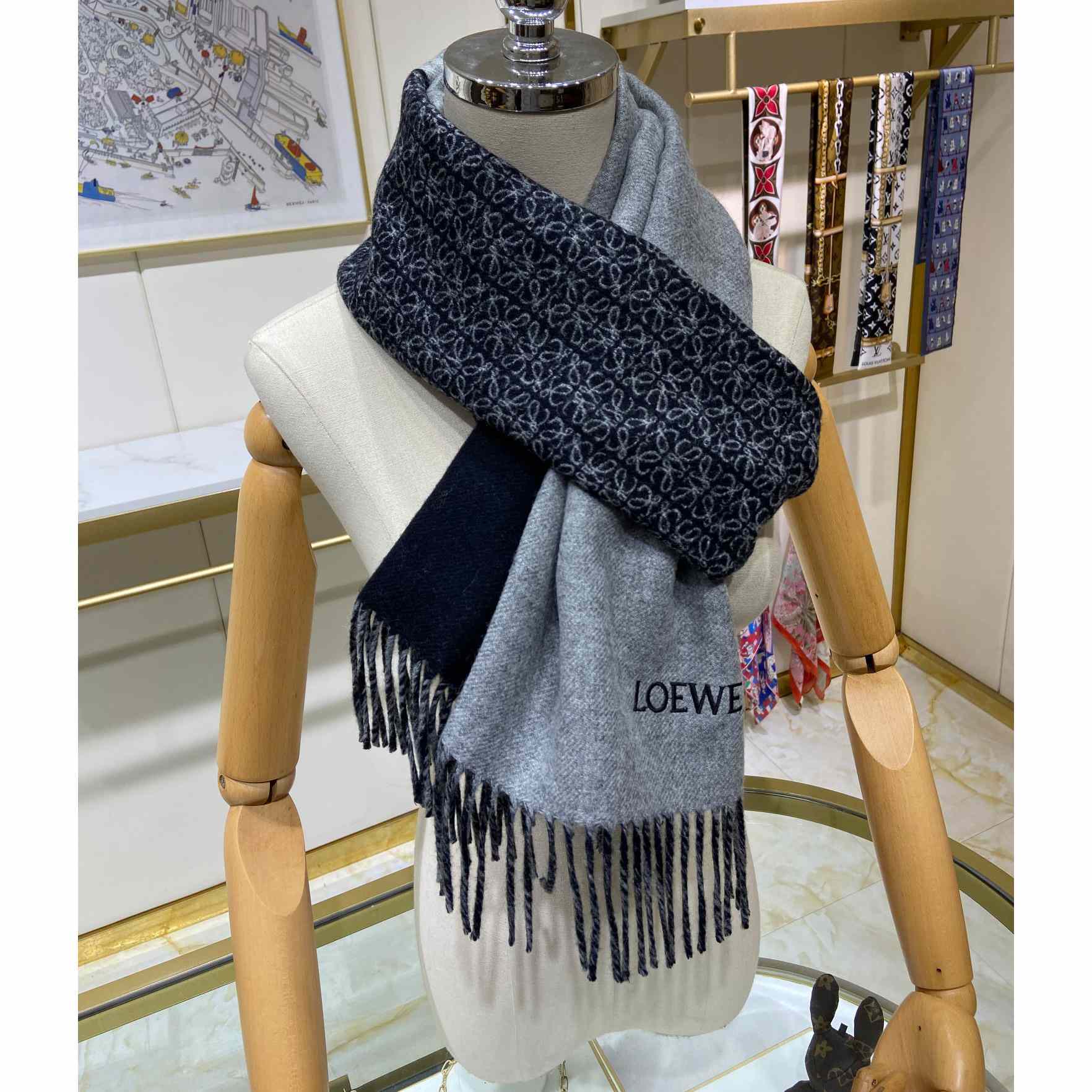 Loewe Scarf In Wool And Cashmere - everydesigner