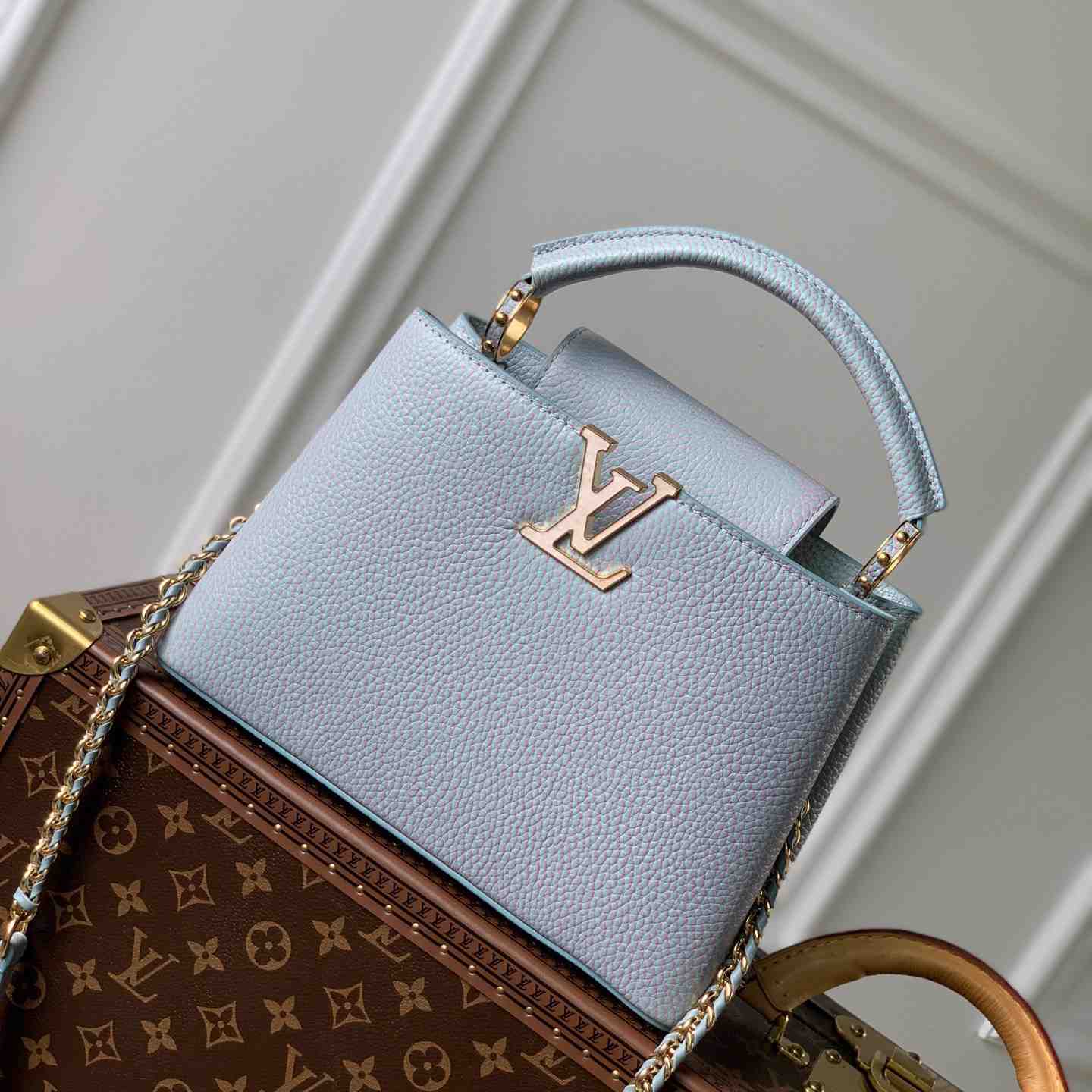 Louis Vuitton Capucines BB (27×18×9cm) - everydesigner