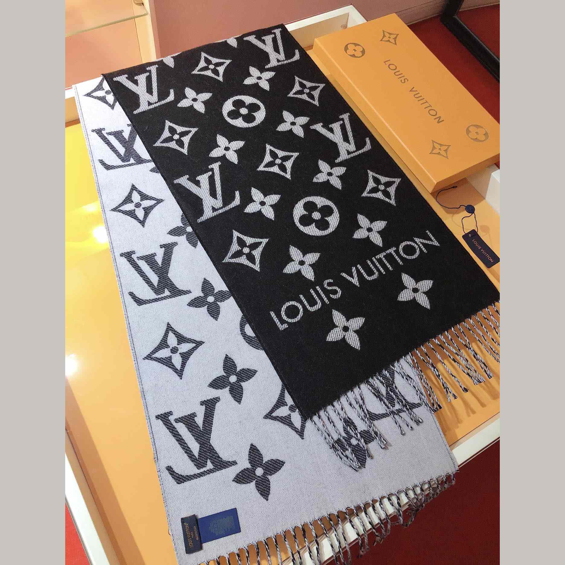 Louis Vuitton LV Essential Scarf - everydesigner