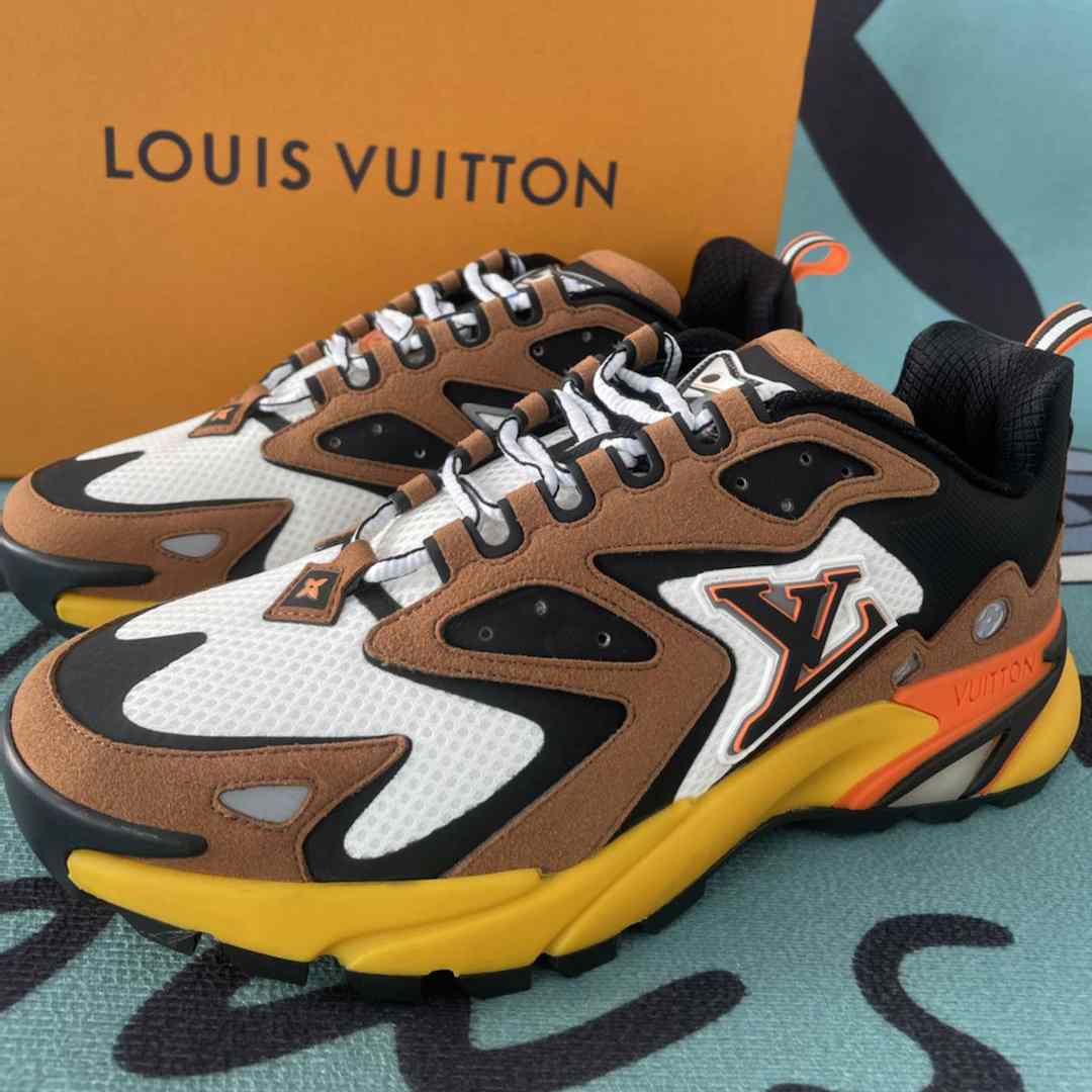 Louis Vuitton Runner Tatic Sneaker(Upon UK Size) - everydesigner