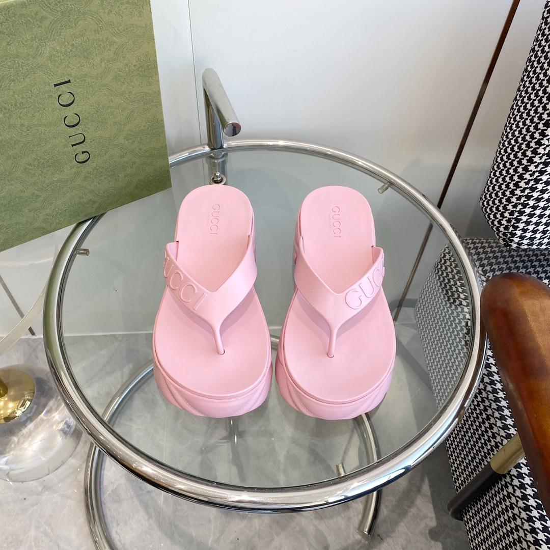 Gucci Rubber Thong Sandals - everydesigner