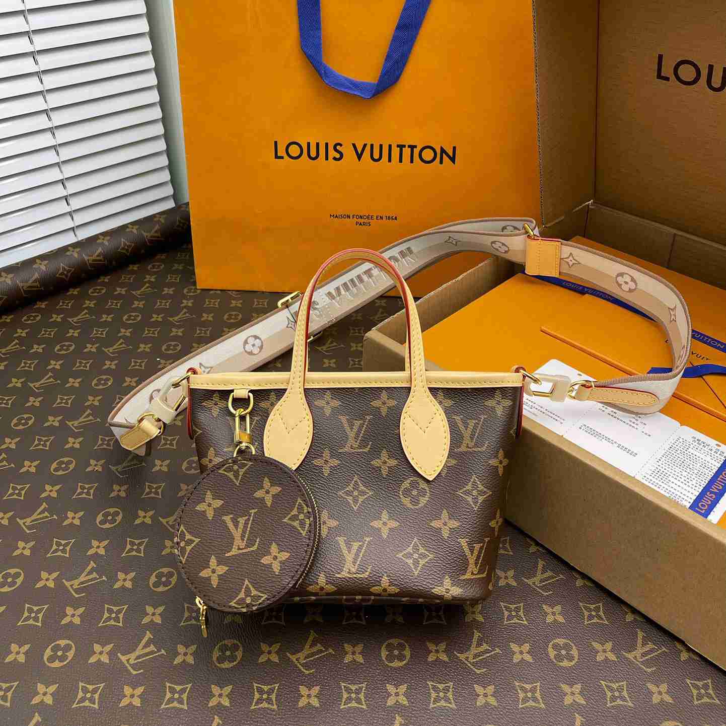 Louis Vuitton Neverfull BB   M46705 - everydesigner