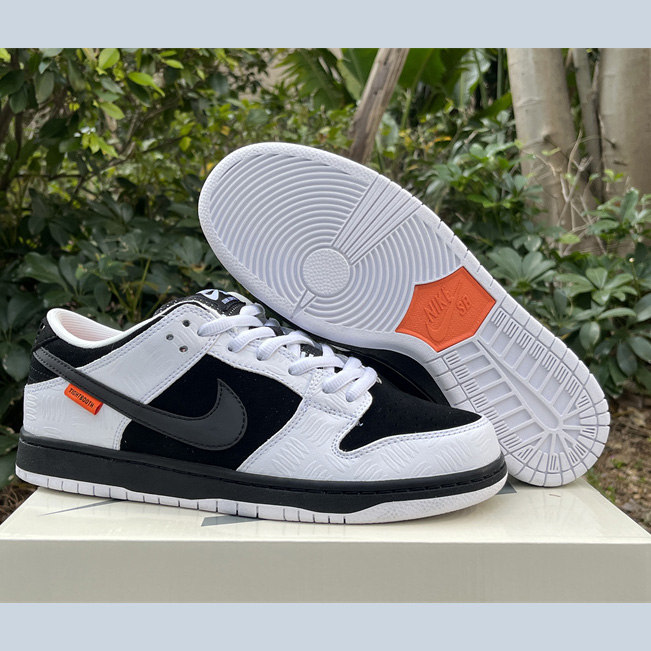 Tightbooth x Nike SB Dunk Low Sneaker      FD2629-100 - everydesigner