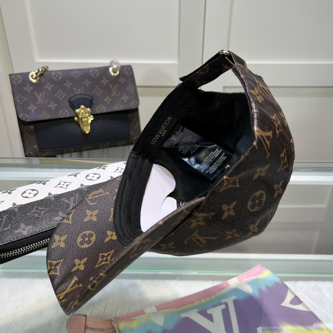 Louis Vuitton Monogram Cap - everydesigner