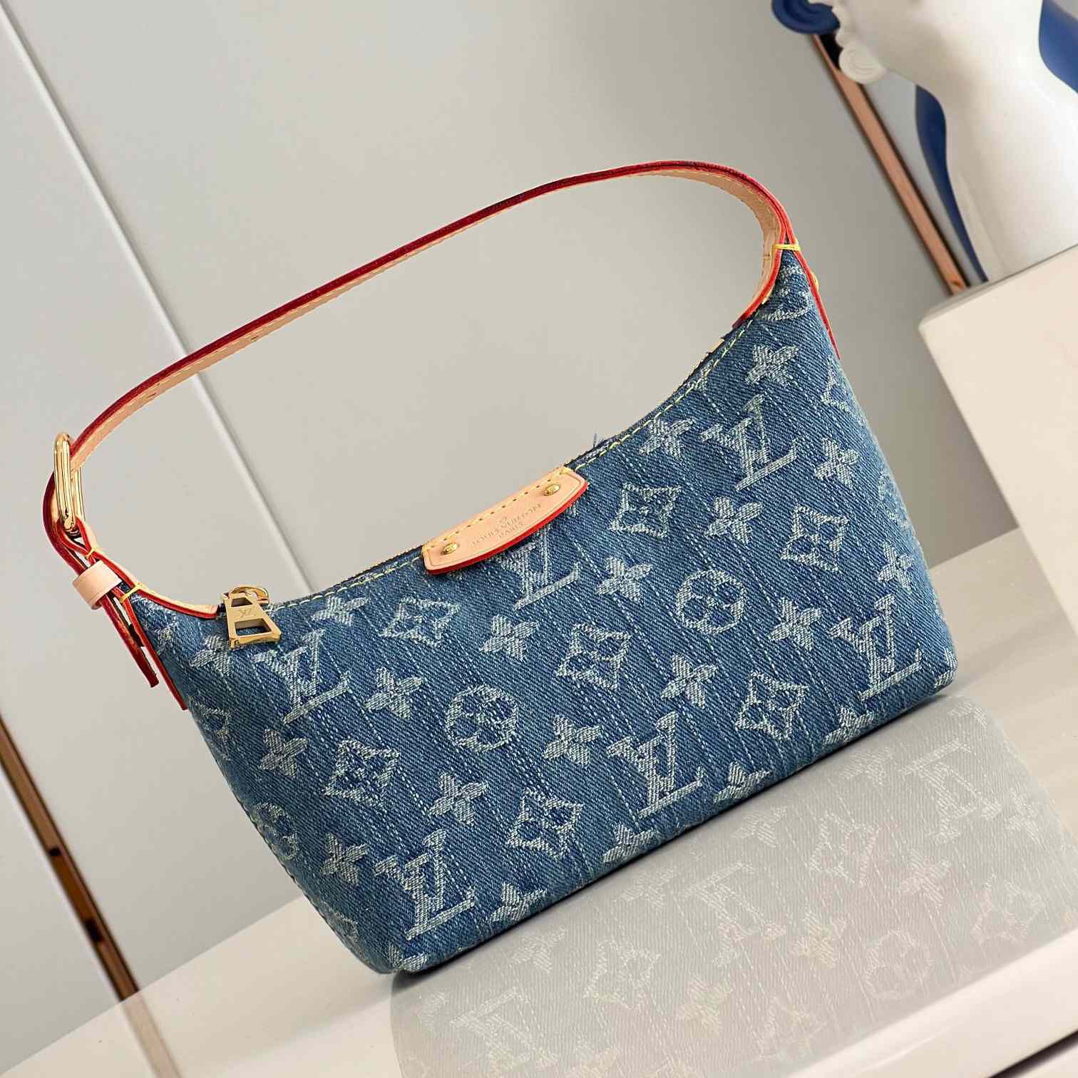 Louis Vuitton Hills Pochette    M82949 - everydesigner