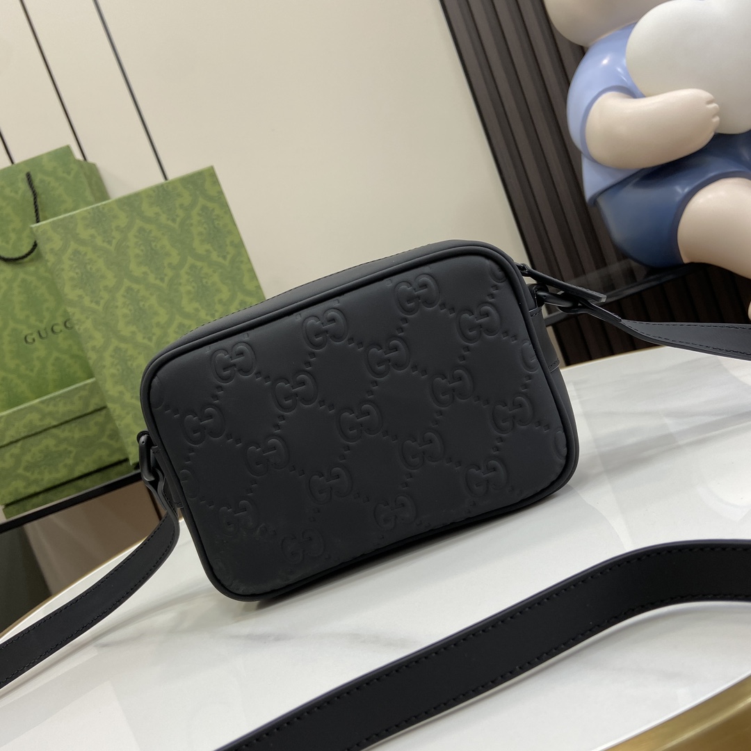 Gucci GG Rubber-effect Mini Shoulder Bag - everydesigner