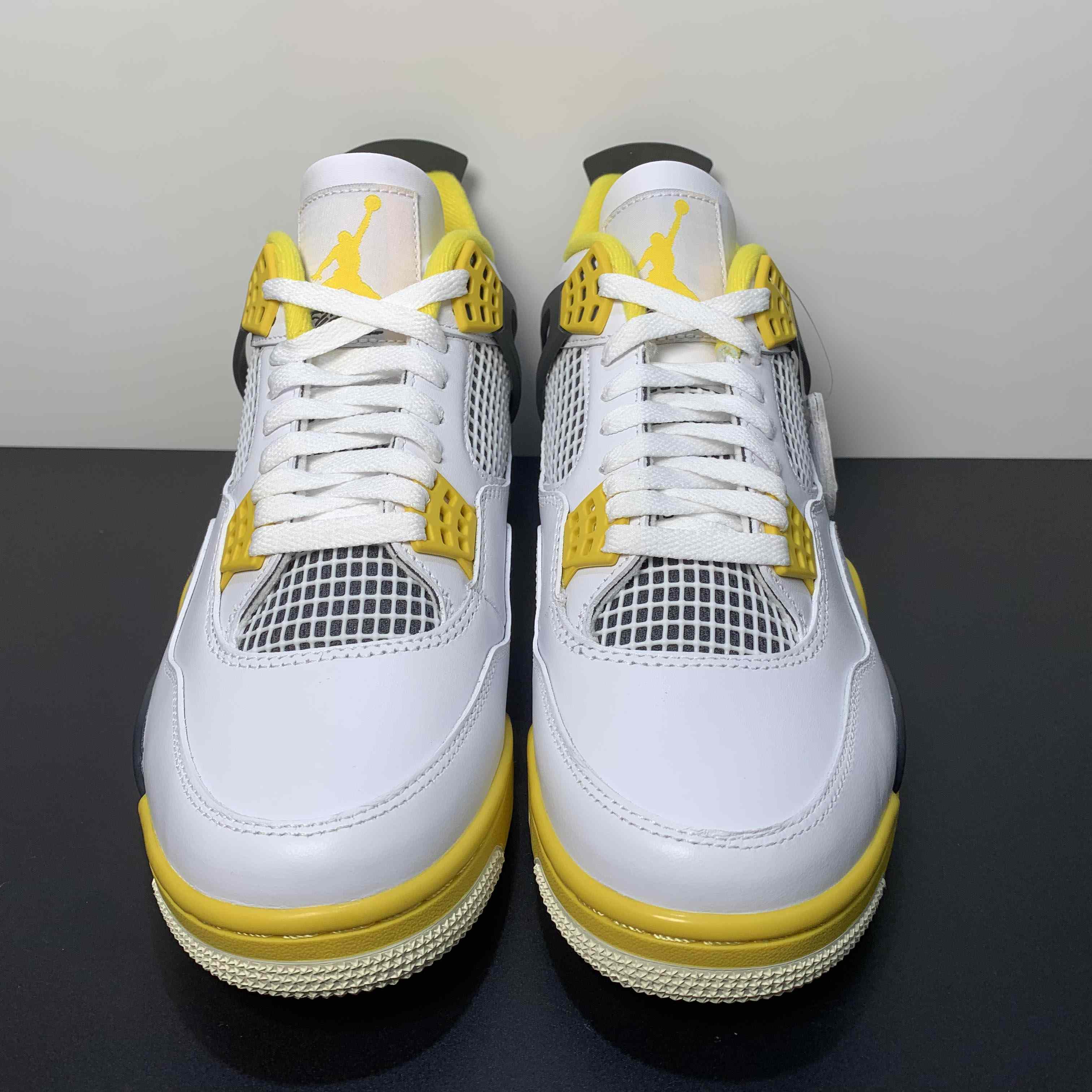 Air Jordan 4 WNNS 