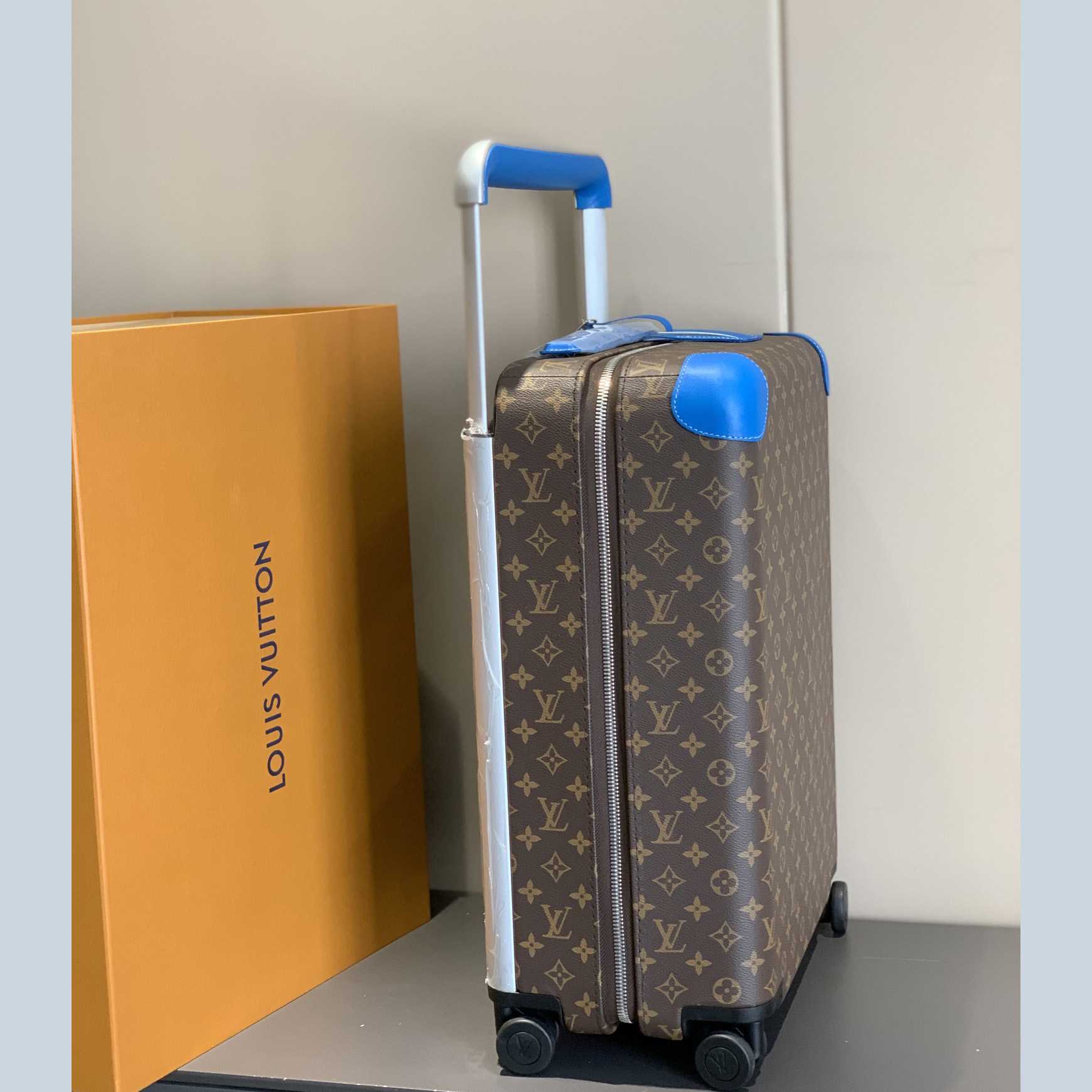 Louis Vuitton Luggage 20inch - everydesigner