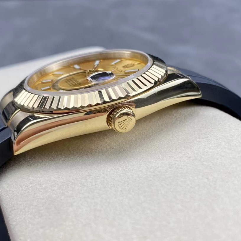 Rolex Sky-Dweller Watch   - everydesigner