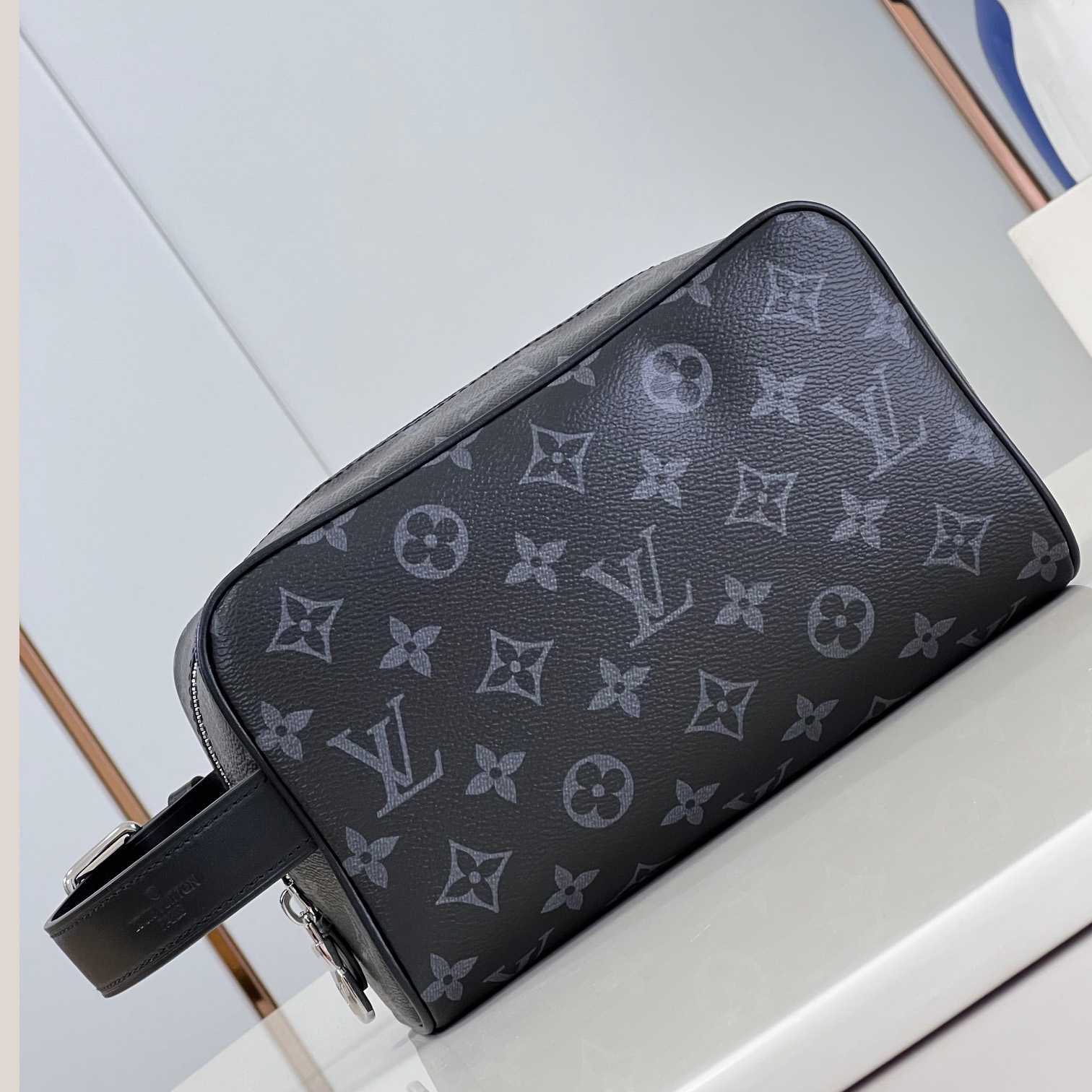 Louis Vuitton Locker Dopp Kit   M83113 - everydesigner