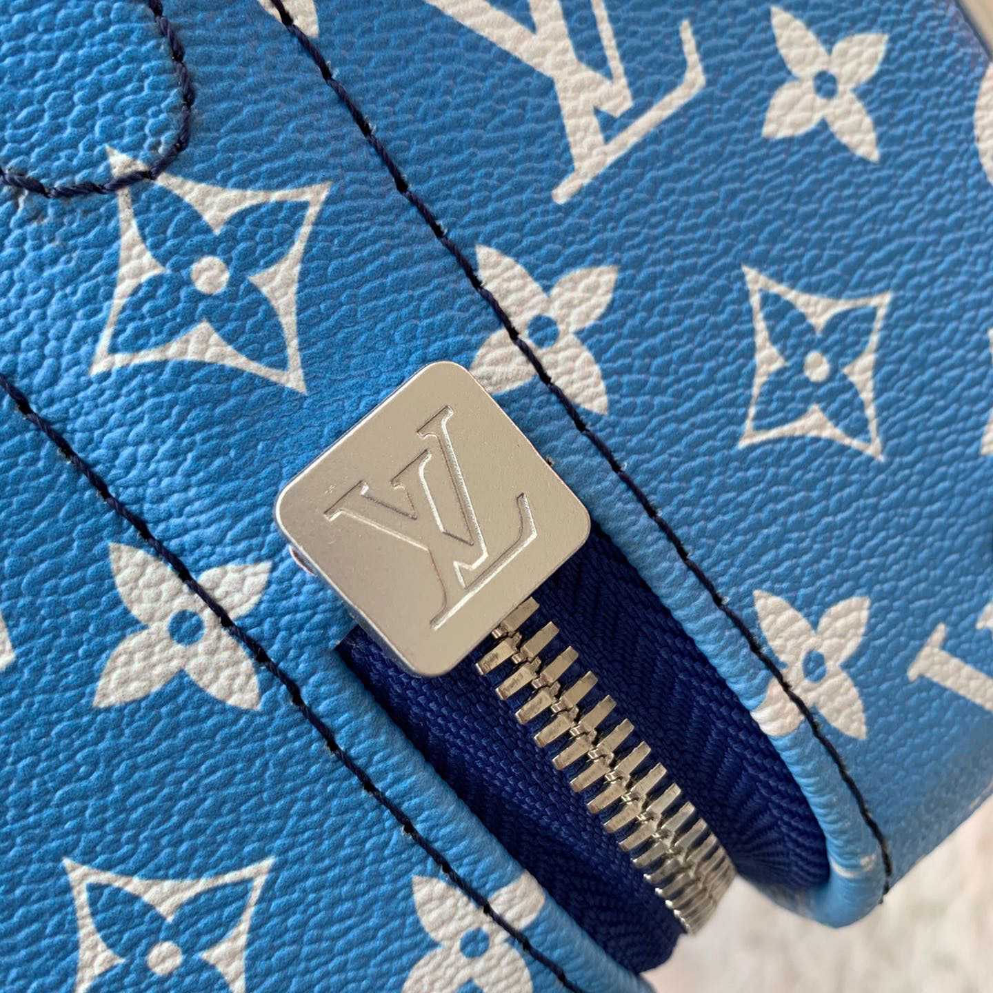 Louis Vuitton Horizon Clouds Monogram 55 Blue - everydesigner