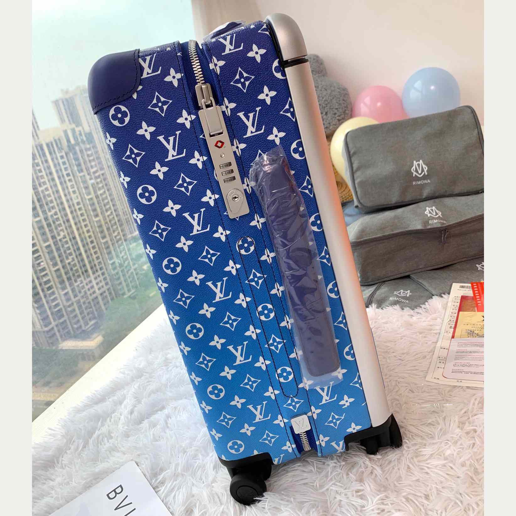 Louis Vuitton Horizon Clouds Monogram 55 Blue - everydesigner