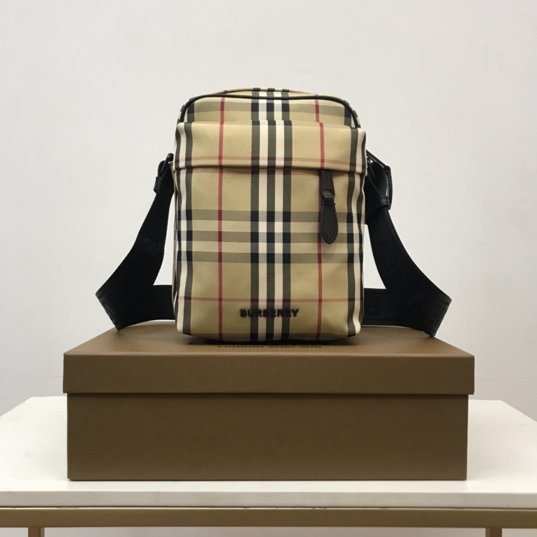 Burberry Freddie Bag - everydesigner