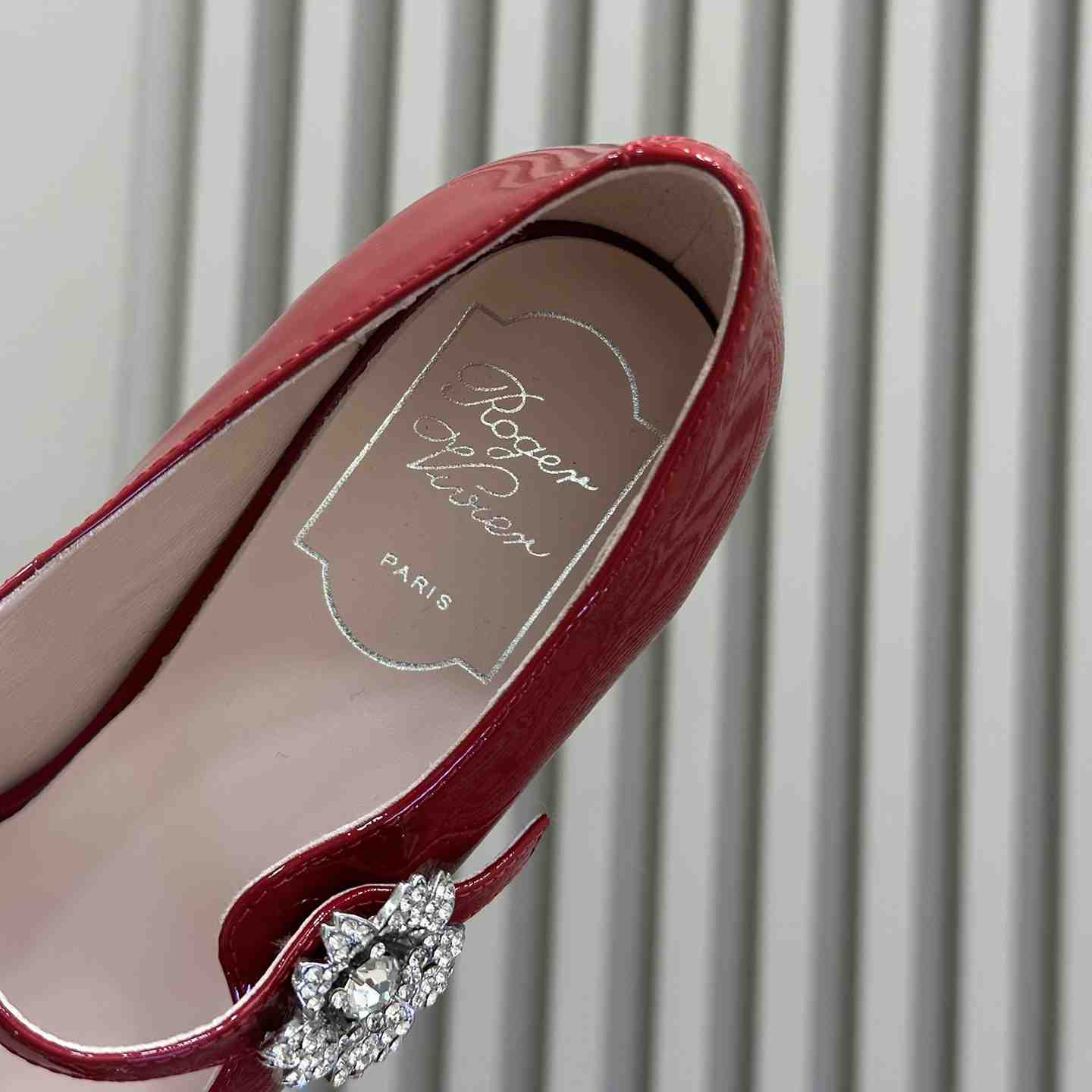 Roger Vivier Bouquet Strass Babies Ballerinas in Patent Leather - everydesigner