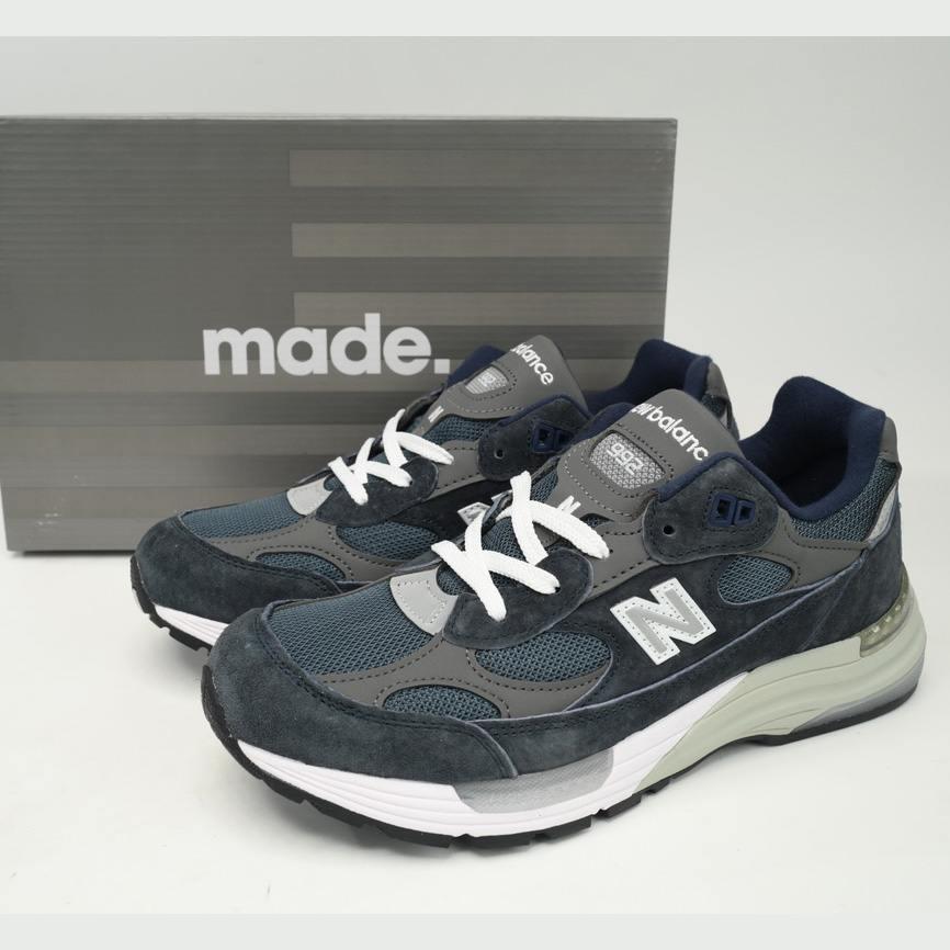 New Balance 992 Navy Blue Sneakers      M992GG  - everydesigner