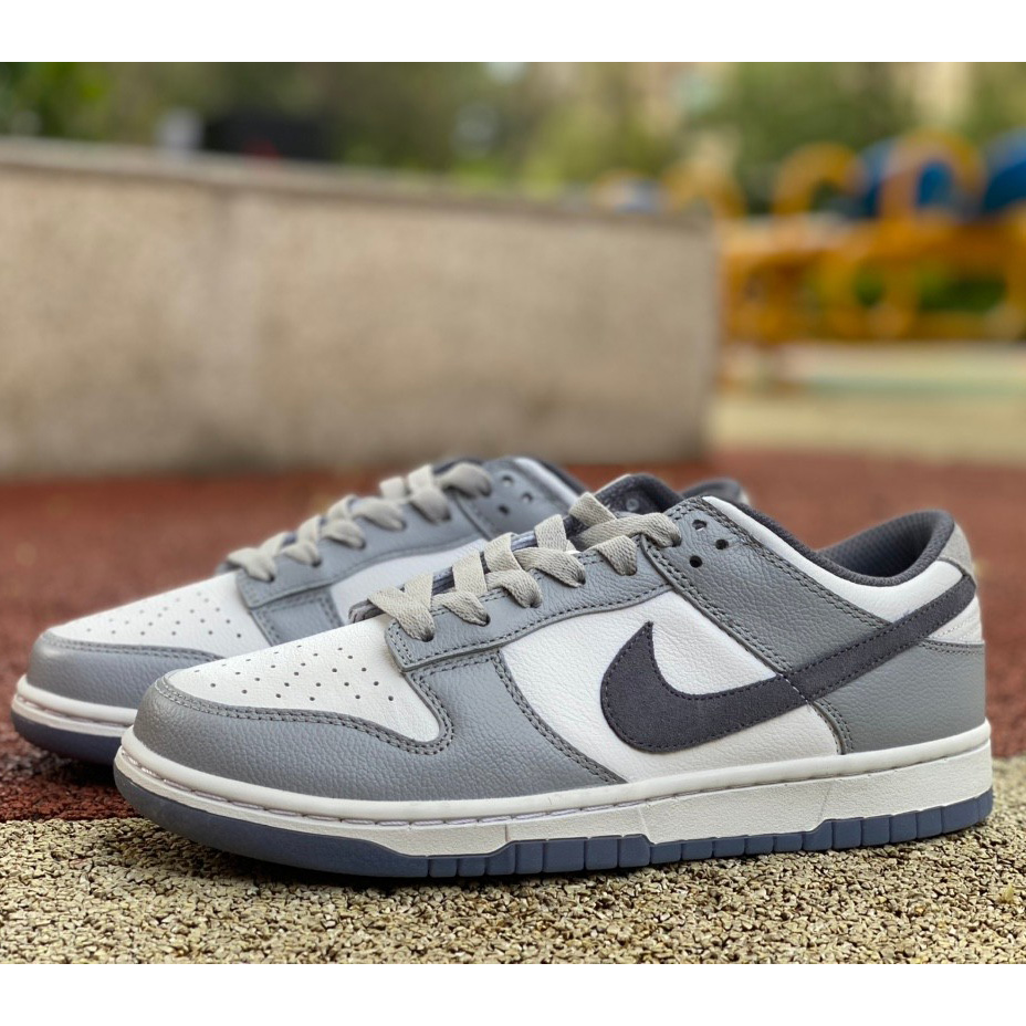 NikeDunk Low Sneakers          FJ4188-100 - everydesigner