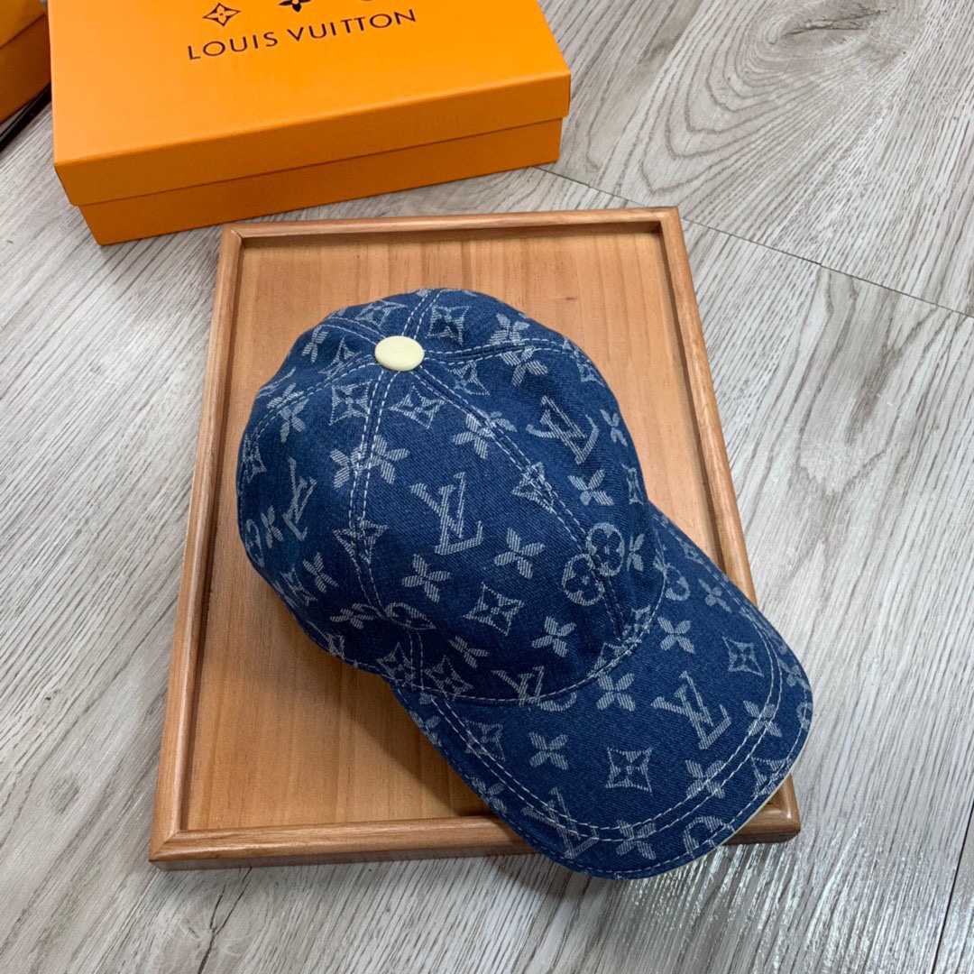 Louis Vuitton Monogram Cap - everydesigner