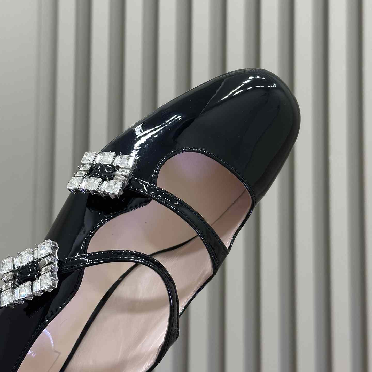 Roger Vivier Trés Vivier Strass Buckle Mini Babies Ballerinas in Patent Leather - everydesigner