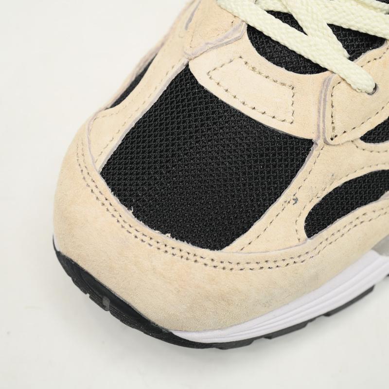 New Balance 992 Beige Black Sneakers      M992NB  - everydesigner