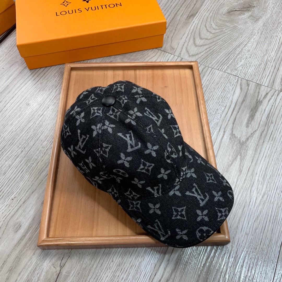 Louis Vuitton Monogram Cap - everydesigner