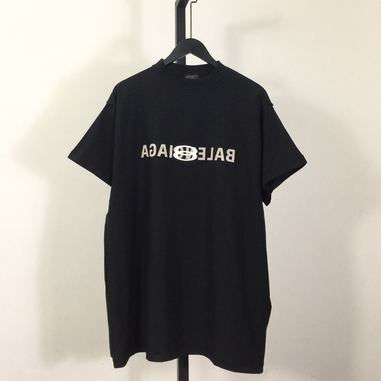 Balenciaga Logo T-Shirt - everydesigner