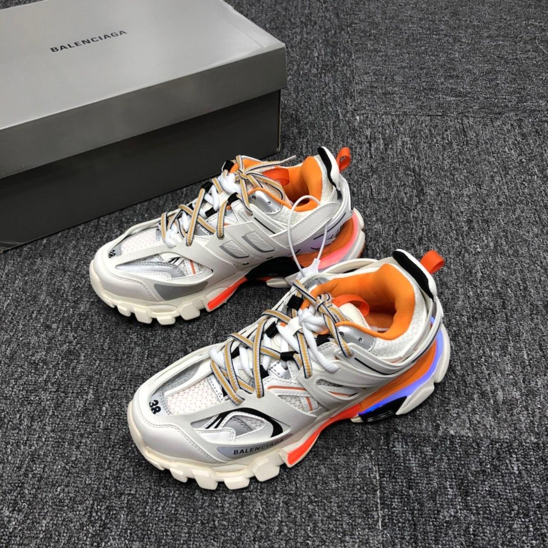 Balenciaga Track Sneaker     LED - everydesigner