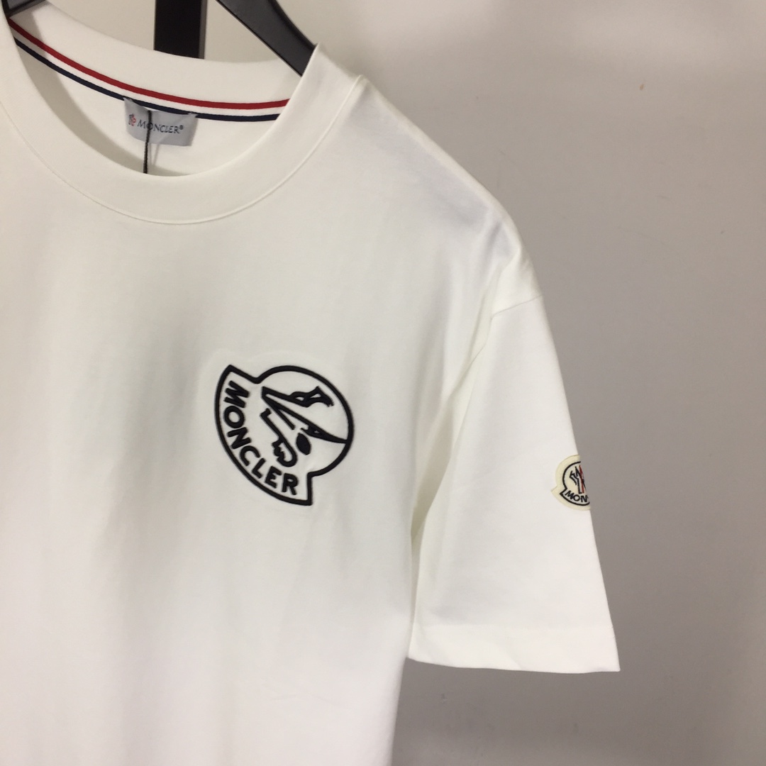 Moncler Cotton T-shirt - everydesigner