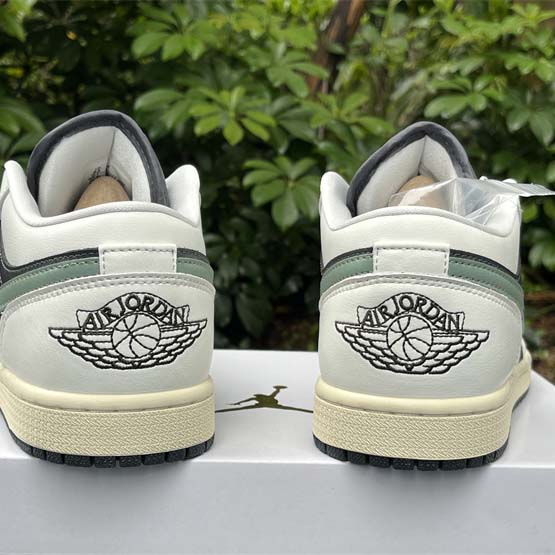 Air Jordan 1 Low WMNS “Jade Smoke” Sneaker    DC0774-001  - everydesigner